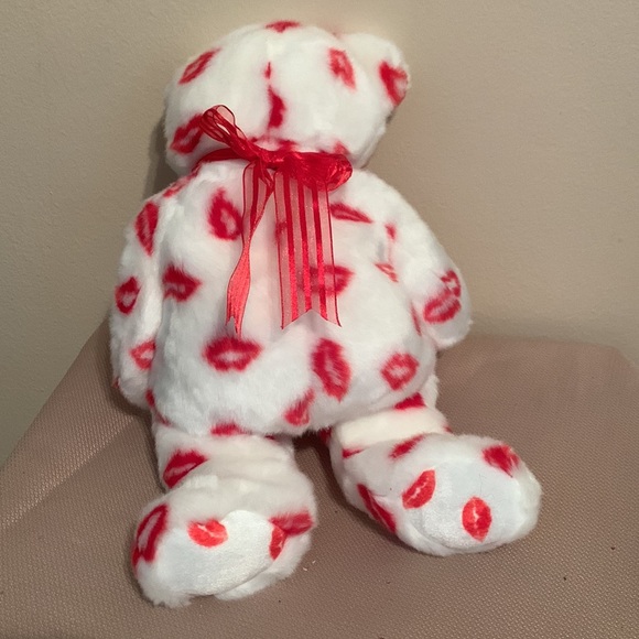 Smooch Whit Bear w/Red Lips All Over Beanie Buddy - Picture 2 of 5